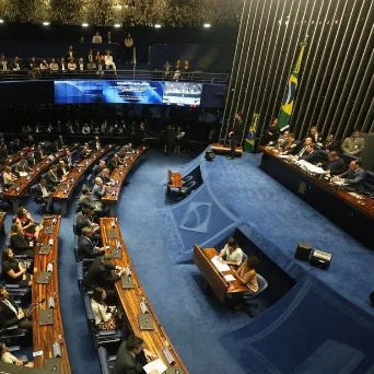 Cláusula de desempenho barraria R$ 64 milhões de partidos nanicos