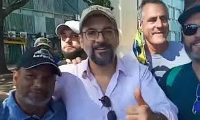 Weintraub se encontra com manifestantes na Esplanada dos Ministérios