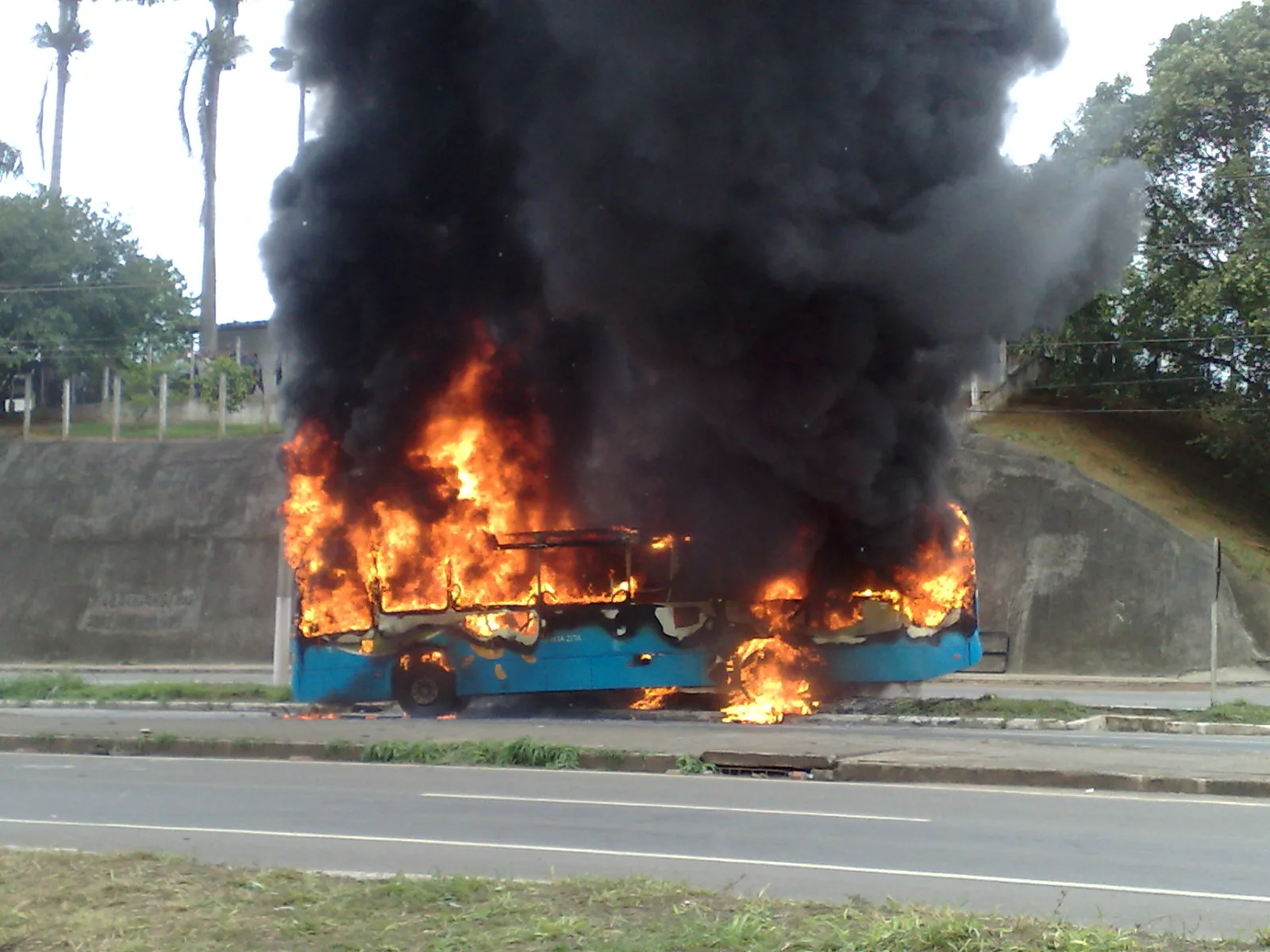 Seis ônibus incendiados e 64 depredados somente este ano na Grande Vitória