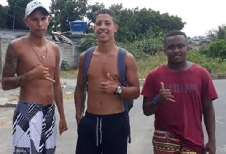 Trio suspeito de amarrar e ameaçar vítimas em crimes é procurado em Guarapari