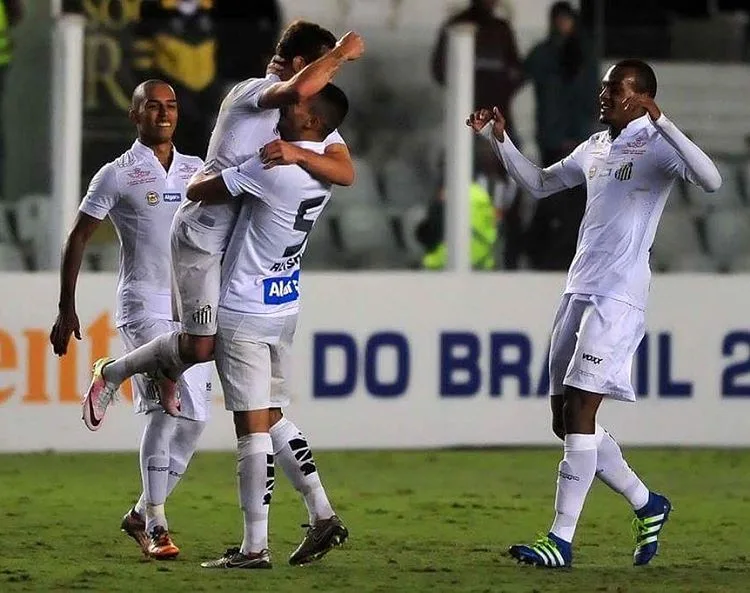 Santos faz 3 a 0 no xará do Amapá e avança à segunda fase da Copa do Brasil