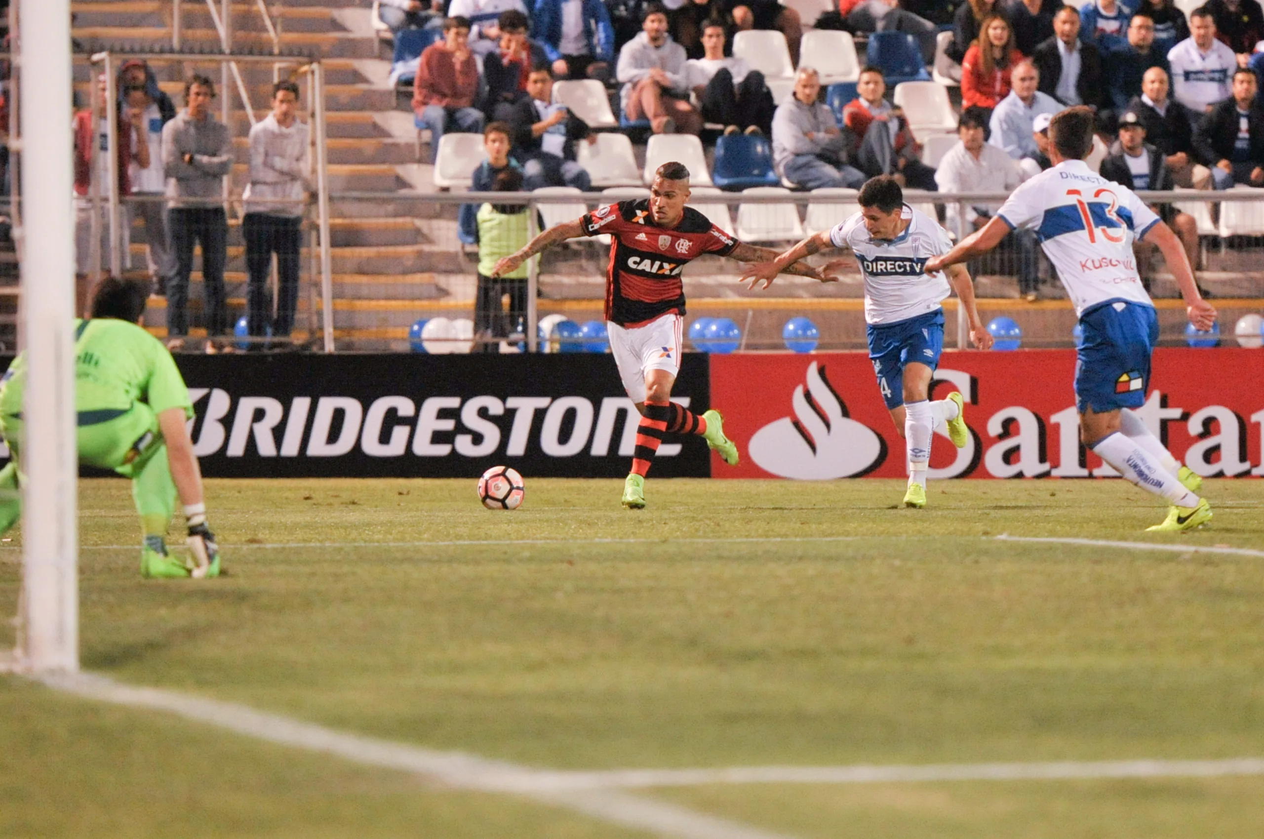 Em jogo difícil no Chile, Flamengo sofre e perde por 1x0 para Universidad Católica