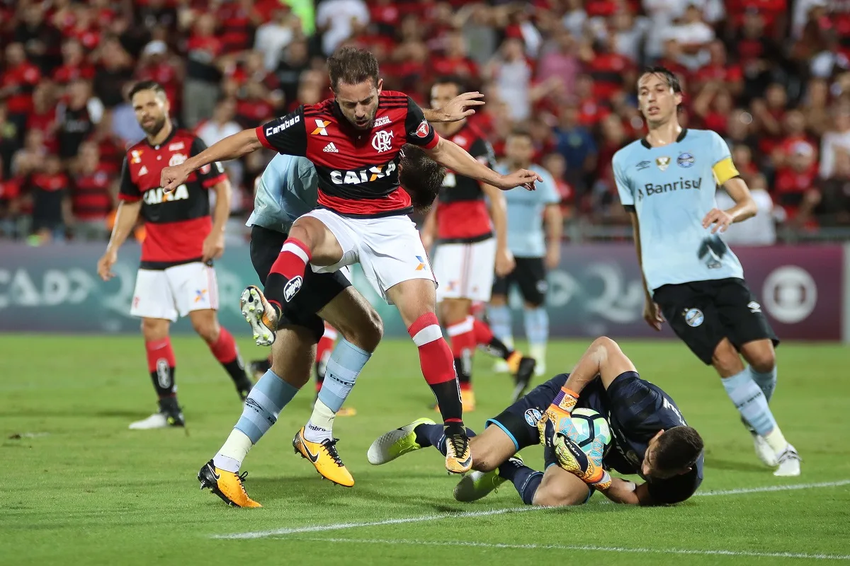 Grêmio vence o Flamengo na Ilha do Urubu e passa rival na tabela