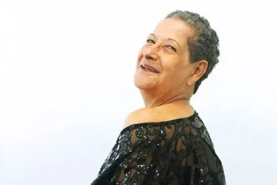 Ex-BBB Dona Geralda fala sobre sexo em entrevista: "Frequência é zero"