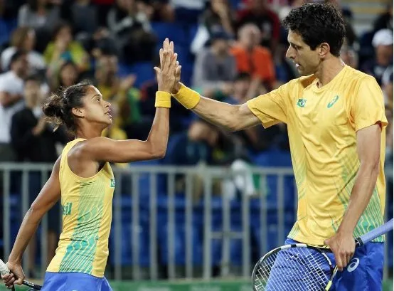 Teliana e Marcelo Melo caem nas quartas nas duplas mistas no Rio