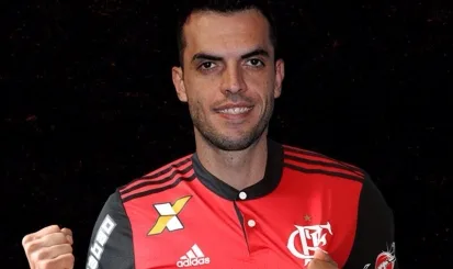 Réver é vetado e Rhodolfo se diz pronto para defender Flamengo no Equador