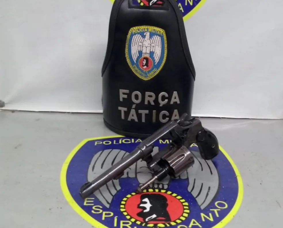 Dois são detidos com arma em ação da Força Tática em Vitória