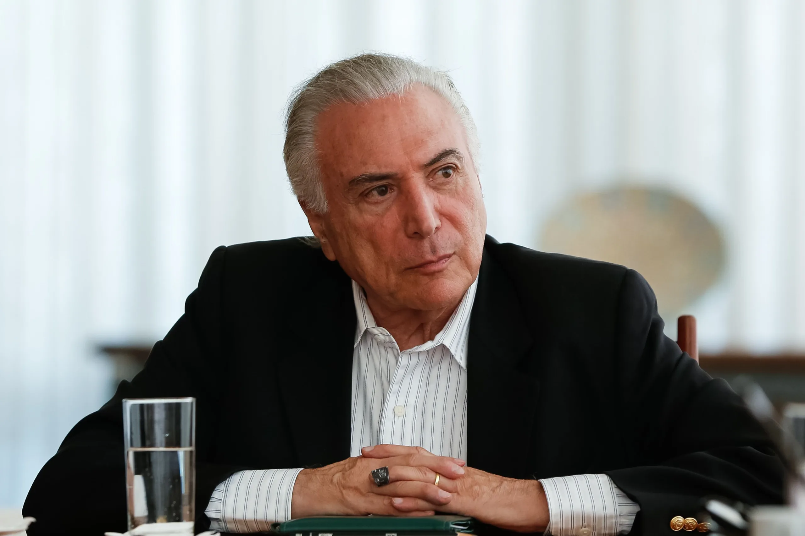 Brasília – O presidente Michel Temer está reunido com ministros no Palácio da Alvorada para discutir medidas relativas à imigração de venezuelanos e a situação de Roraima (Marcos Corrêa/PR)