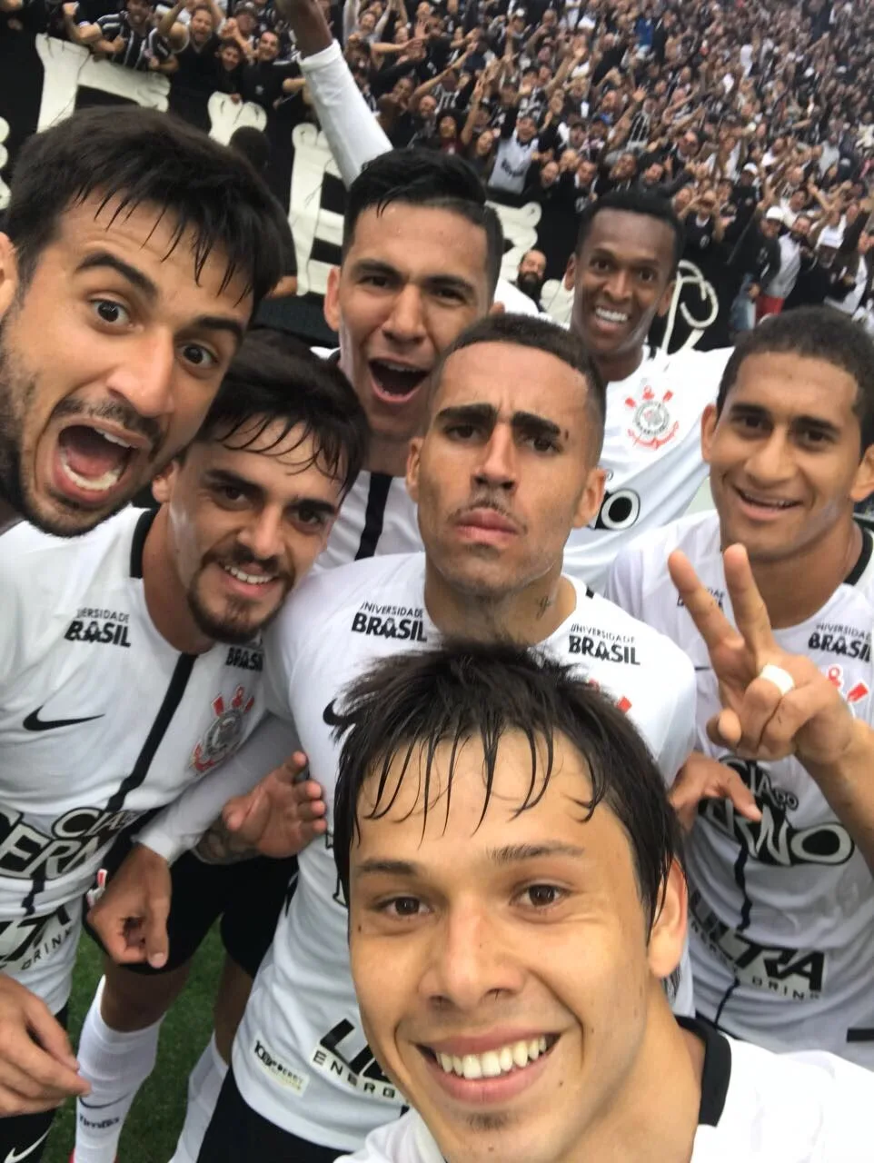 Combinação improvável de resultados pode dar título ao Corinthians já na segunda