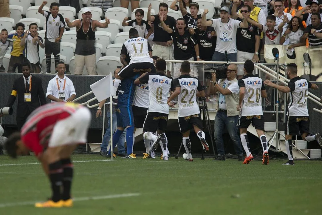 Corinthians amplia freguesia do São Paulo no Itaquerão e segue 100% no Paulista