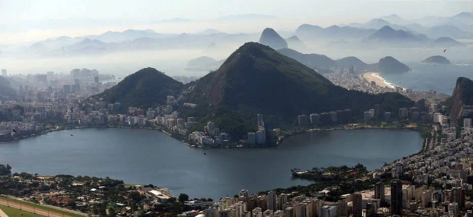 FMMORRO20 – RJ – 11/06/2015 – RIO/TURISMO – CIDADES OE – Lagoa Rodrigo de Freitas vista do alto do Dois Irmãos. O pico do Morro Dois Irmãos, na favela do Vidigal (zona sul), se tornou queridinho dos turistas que visitam o Rio de Janeiro. Para quem enfrenta a trilha de 1,4 quilômetros que leva ao […]