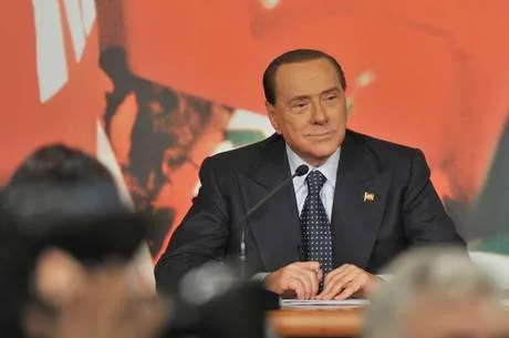 Berlusconi é hospitalizado após ser diagnosticado com insuficiência cardíaca