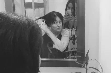 Shannen Doherty revela que câncer de mama se espalhou