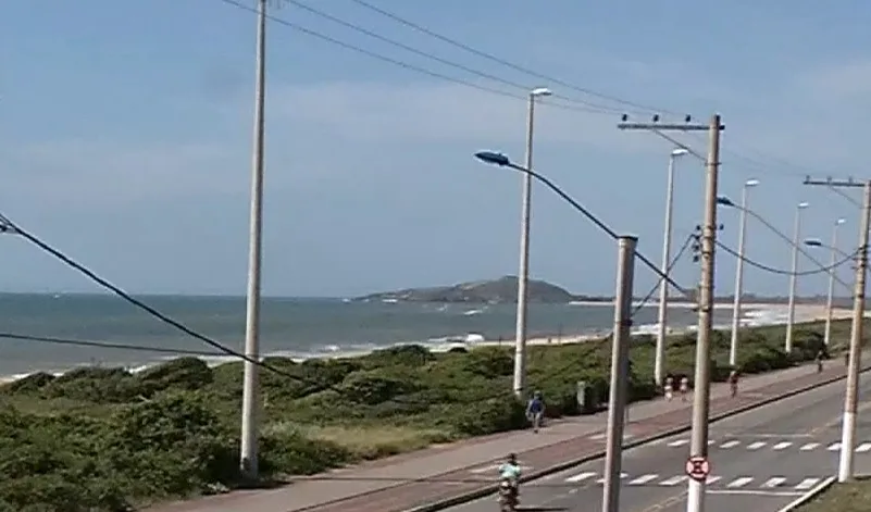 Câmeras de videomonitoramento não funcionam em trecho da Praia da Costa, em Vila Velha