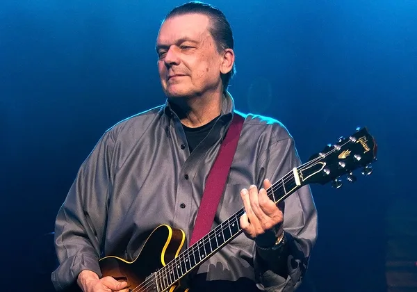 Fãs de despendem do guitarrista Geils J., encontrado morto em sua residência