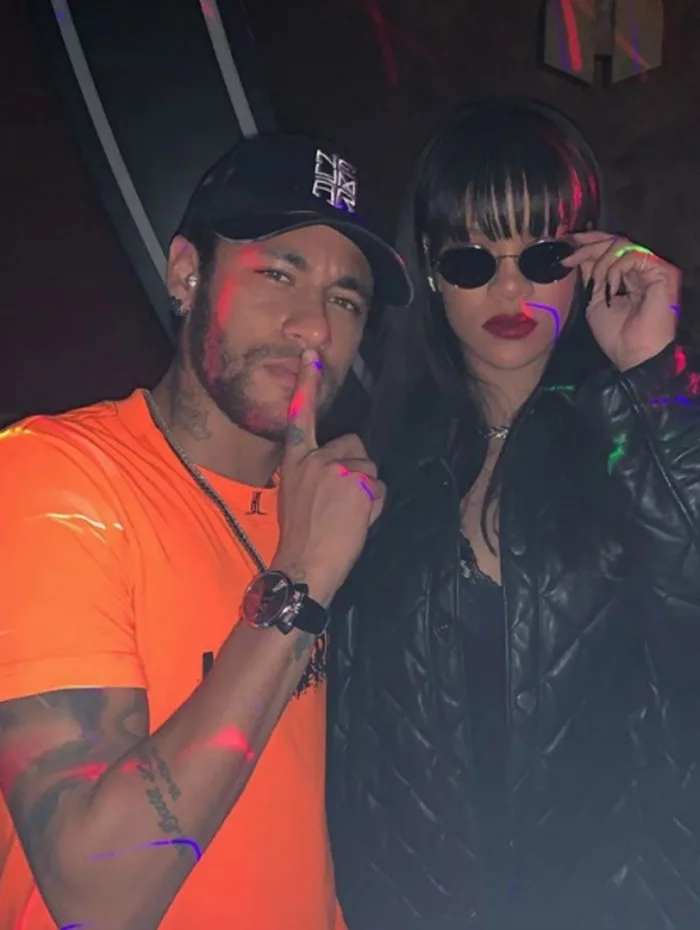 "Rainha e poderosa", diz Neymar ao postar foto com Rihanna