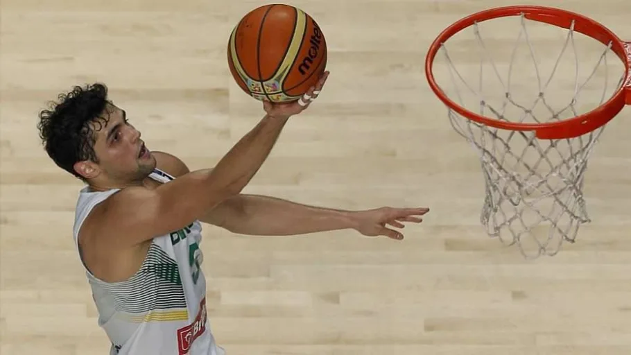 Raulzinho celebra boa estreia pelo Jazz na pré-temporada da NBA