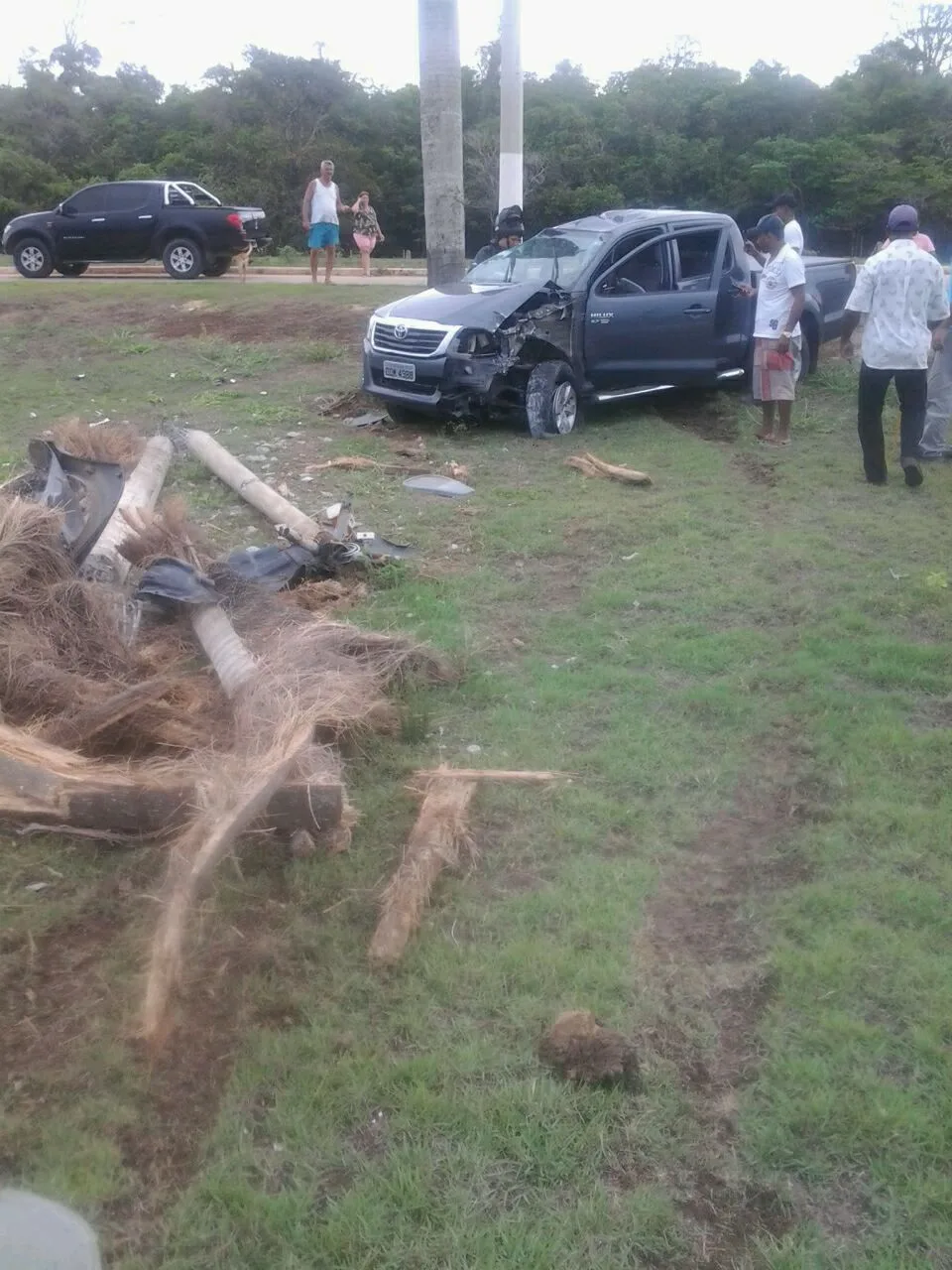 Acidente com caminhonete deixa uma pessoa morta na BR-101 em Linhares