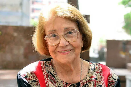 Atriz que deu o primeiro beijo na TV brasileira morre aos 88 anos