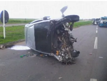 Dupla suspeita de roubo bate veículo durante fuga em Linhares, Norte do Estado