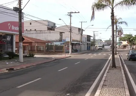 Dono, funcionários e clientes de lanchonete são feitos reféns durante assalto na Serra