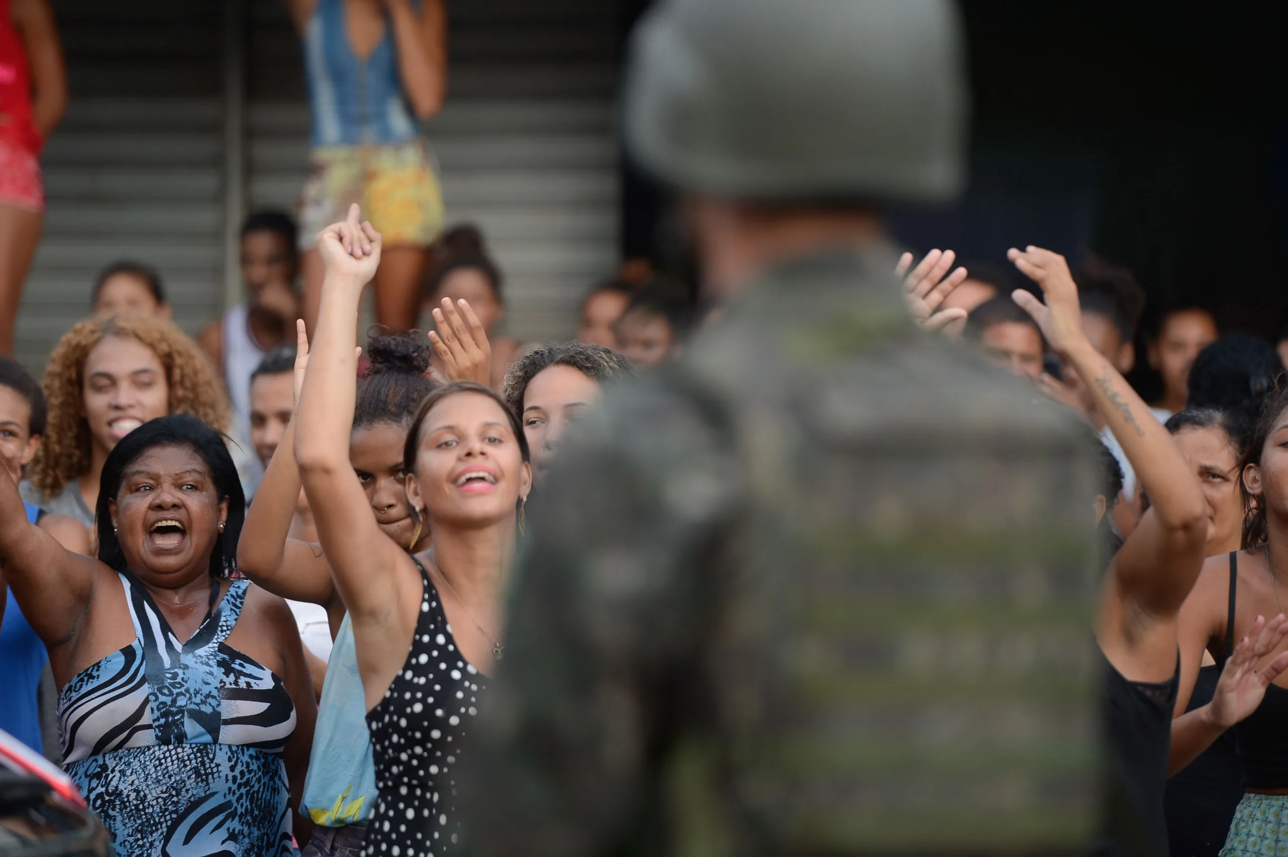 Vitória (ES) – Clima de tensão durante protesto de moradores em frente ao Comando Geral da Polícia Militar do Espírito Santo em Maruípe. Militares do Exército fazem a segurança da região (Tânia Rêgo/Agência Brasil)