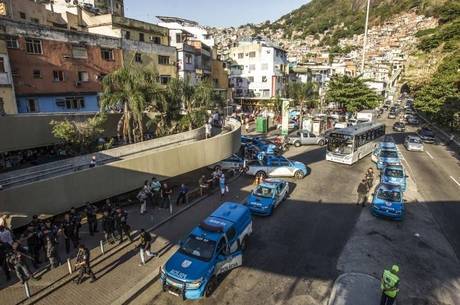 Rocinha tem intenso tiroteio após base de UPP ser atacada