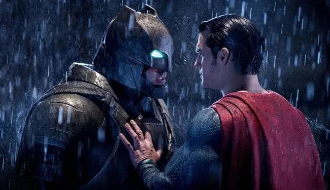 Heróis Batman e Superman se enfrentam pela 1ª vez no cinema