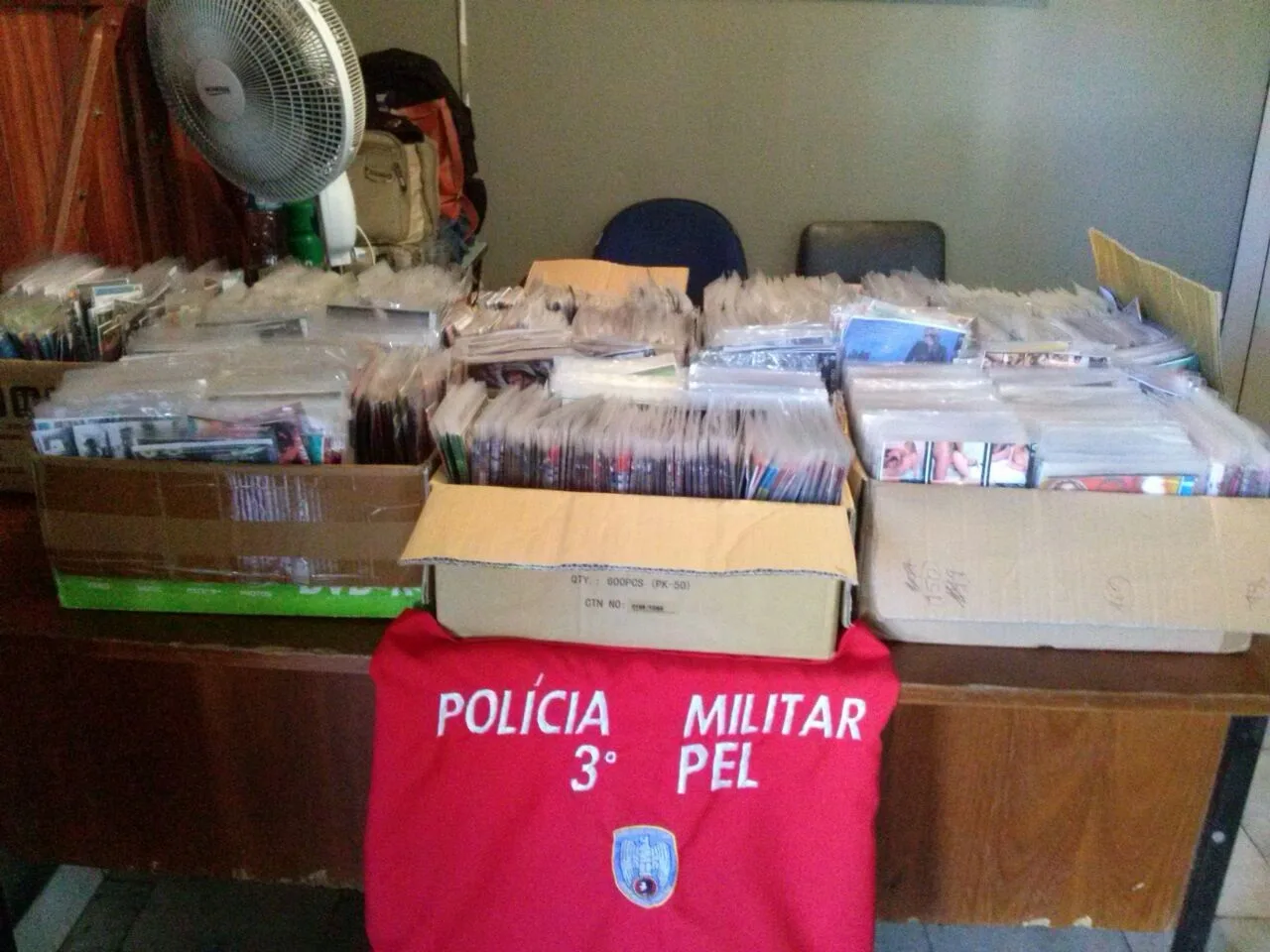 Polícia Militar apreende quase 5 mil CDs e DVDs piratas durante ação em Vargem Alta