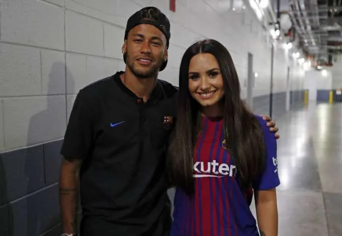 Após troca de likes, Demi Lovato e Neymar se encontram nos EUA