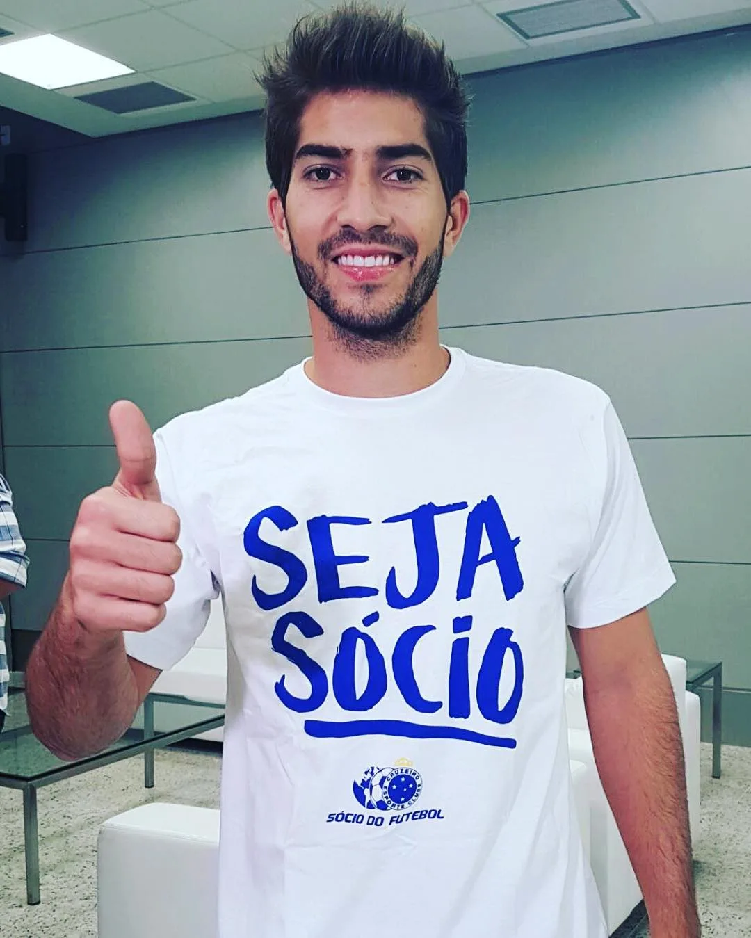 Lucas Silva faz exames médicos e tem contrato regularizado pelo Cruzeiro