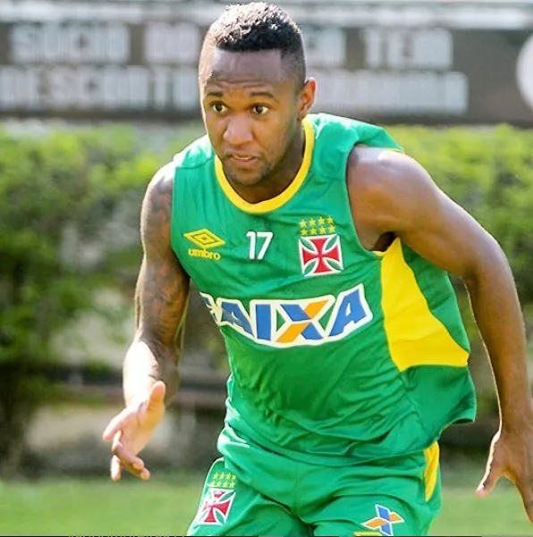 'Obrigado pelas mensagens positivas', diz ex-atacante do Vasco depois de ser baleado