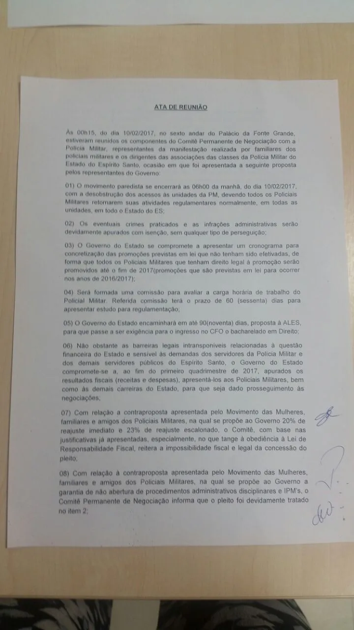 Reunião entre governo e manifestantes se encerra sem acordo no Palácio da Fonte Grande