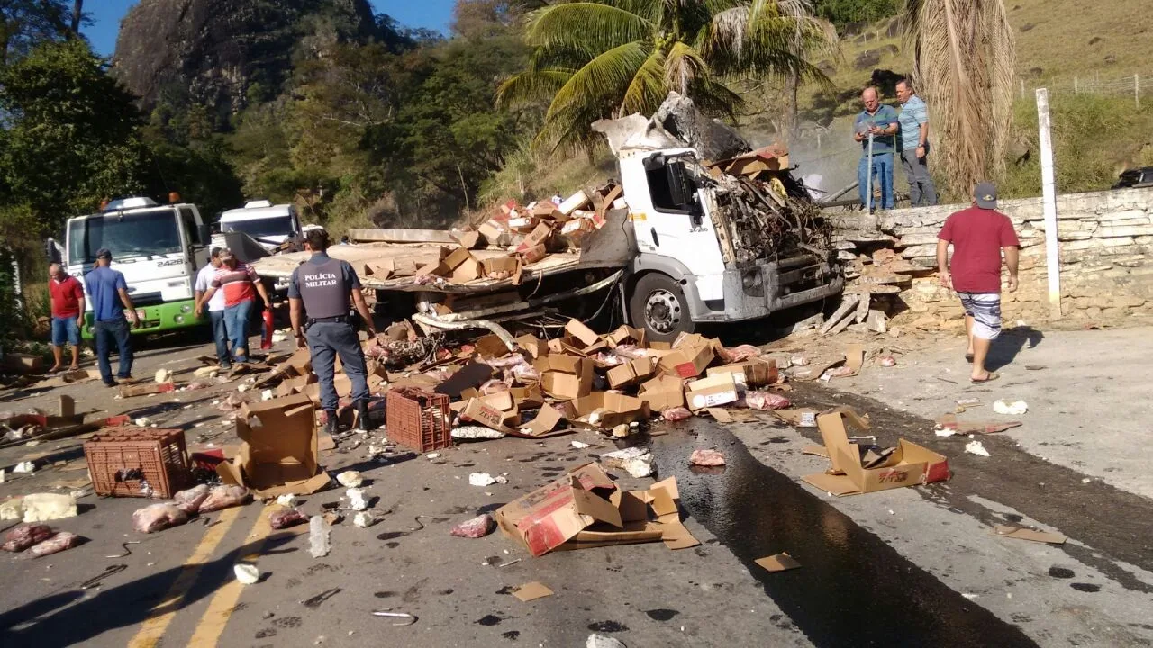 Caminhão perde freio e motorista morre em acidente na Rodovia ES 164 em Cachoeiro