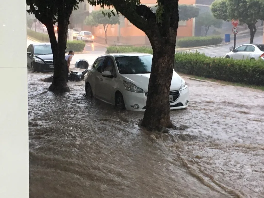 Após registrar chuva forte em cidades do sul, Estado permanece em alerta