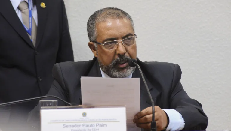 Comissão de Direitos Humanos e Legislação Participativa (CDH) realiza audiência pública interativa para debater o tema: “A Importância do Conselho Nacional e das Juntas de Recurso da Previdência Social para o trabalhador brasileiro e a situação funcional de seus servidores”. À mesa, presidente da CDH, senador Paulo Paim (PT-RS). Foto: Pedro França /Agência Senado