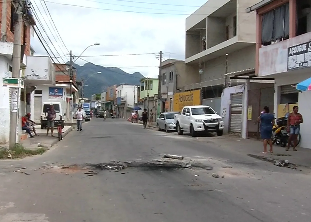 Moradores retomam rotina após reforço policial em Central Carapina