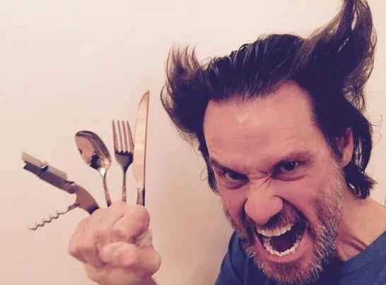 Jim Carrey imita Wolverine após Hugh Jackman se transformar no 'O Máskara'