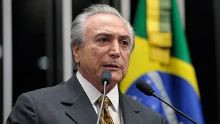 No dia de Nossa Senhora Aparecida, Temer diz que roga a Deus por dias melhores