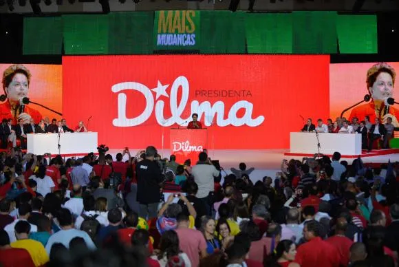 PT oficializa Dilma como candidata à reeleição e defende reforma política