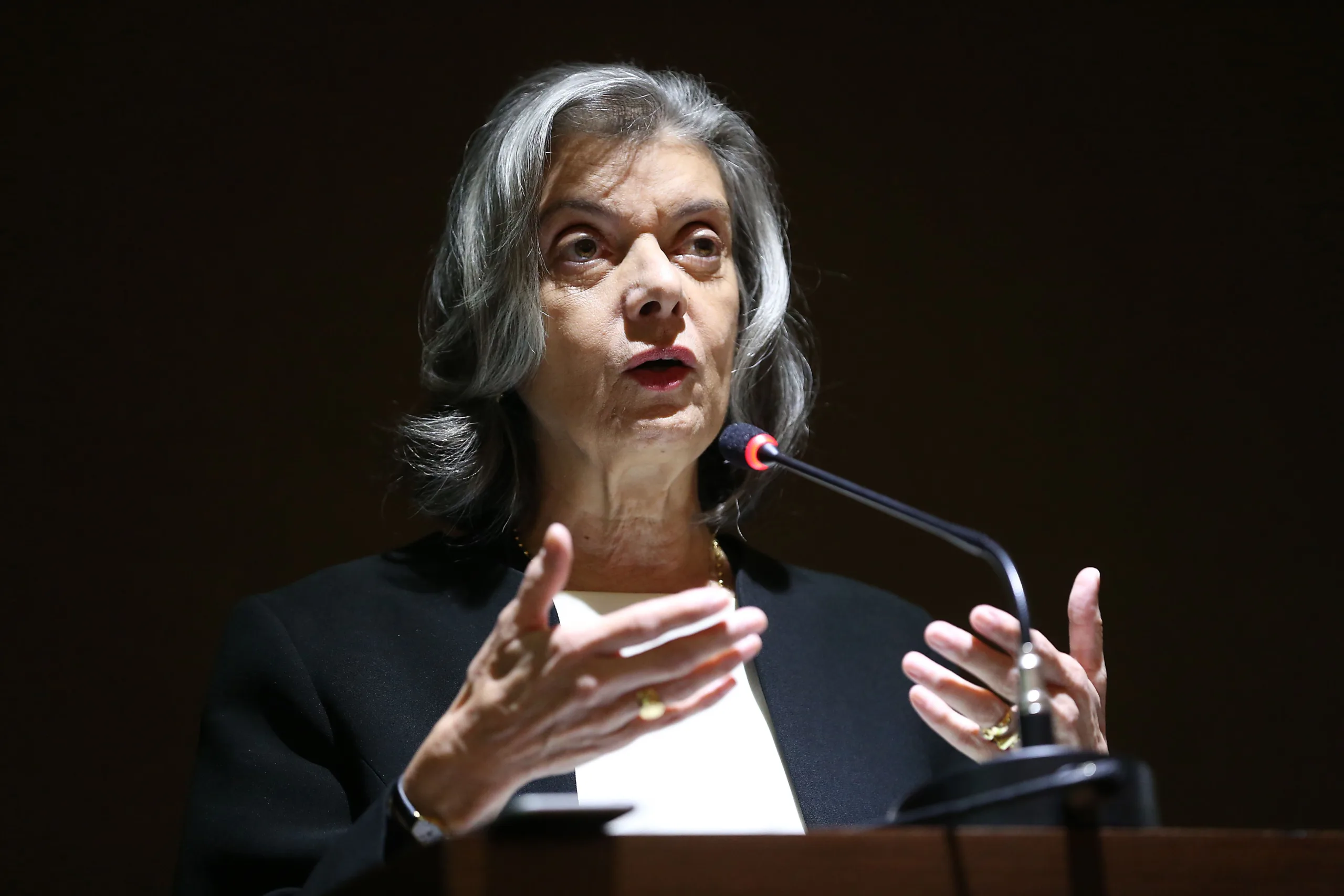 Brasília – A Ordem dos Advogados do Brasil no Distrito Federal (OAB/DF) promove o 9º Fórum Liberdade de Imprensa e Democracia, aberto com uma palestra da presidente do Supremo Tribunal Federal (STF), ministra Cármen Lúcia (Antonio Cruz/Agência Brasil)