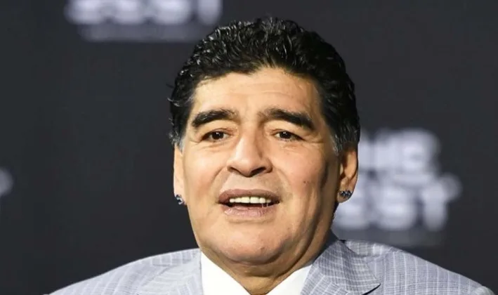 Maradona anuncia que treinará time da segunda divisão dos Emirados Árabes