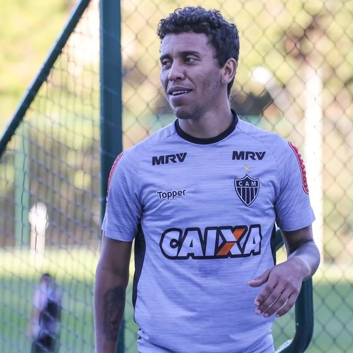 Palmeiras negocia troca com Atlético-MG e fica perto de contratar Marcos Rocha