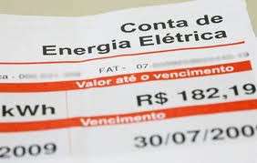 Com fim de ciclo de reajustes, conta de luz fecha 2014 com alta média de 17,38%