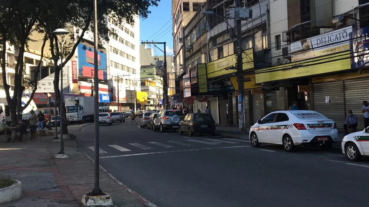 Comércios não essenciais ficam fechados durante final de semana em cidades com alto risco