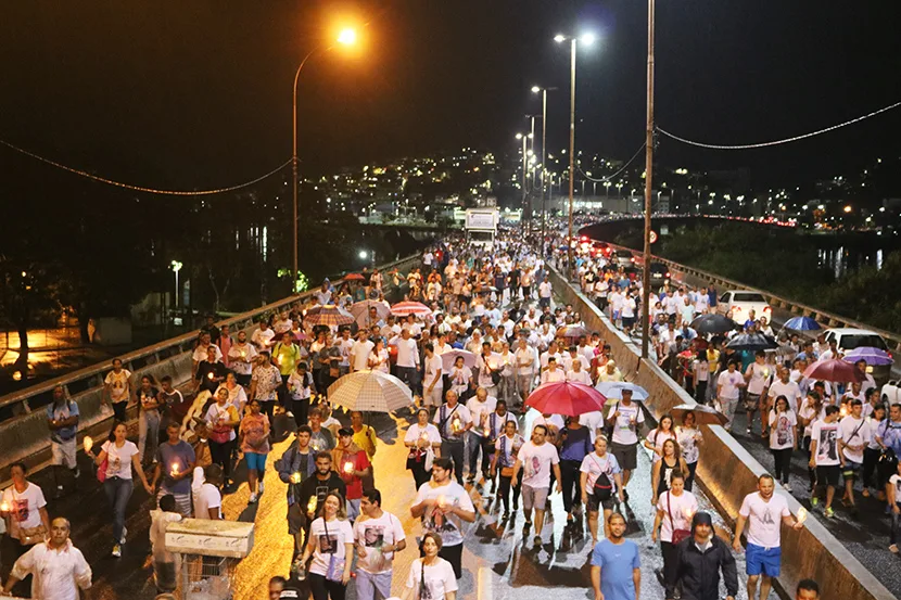 Cerca de 700 mil fiéis expressam a fé na tradicional Romaria dos Homens da Festa da Penha