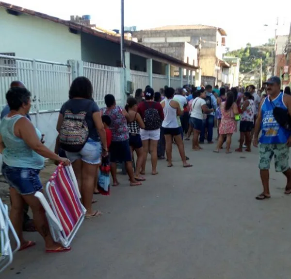 Postos de vacinação lotados nesta quinta-feira na Grande Vitória