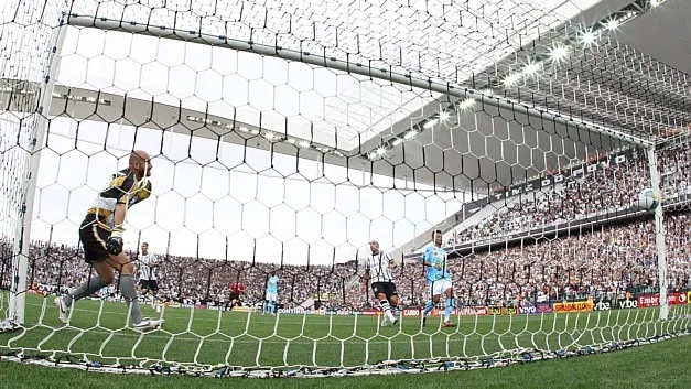 Corinthians exalta início de ano perfeito no Itaquerão