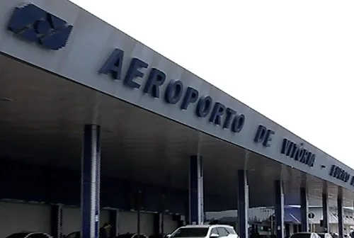 Aeroporto de Vitória funciona normalmente após princípio de incêndio em avião