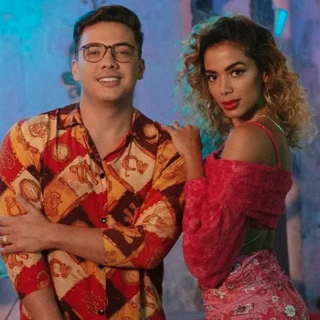 Thiago Magalhães envia mensagem para Anitta: Vai ter romance com safadeza quando você chegar?